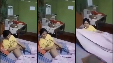 [Shock] Phát hiện con em họ đang thủ dâm call sết với trai cầm điện thoại quay lại em nó xấu hổ phát rồ trốn cụ vào chăn quả này còn mặt mũi nào nhìn nhau nữa
